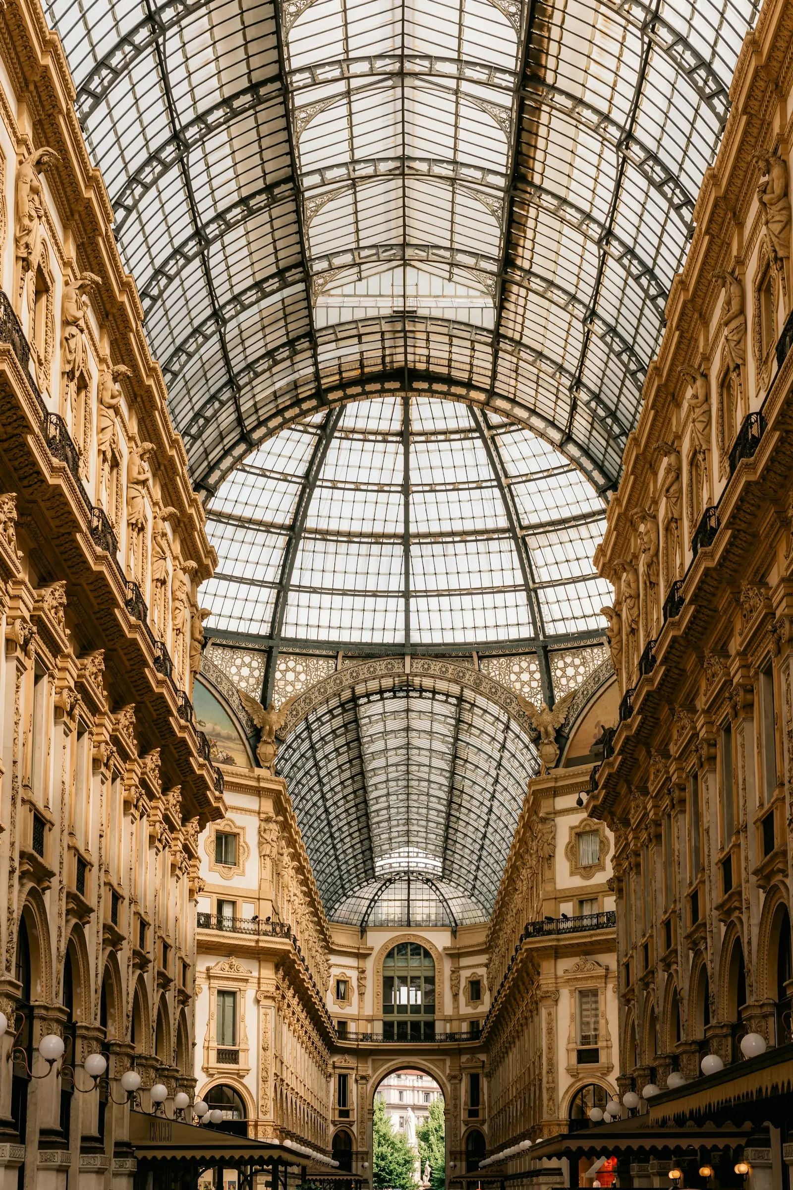 Cupola in vetro e ferro della Galleria Vittorio Emanuele II a Milano